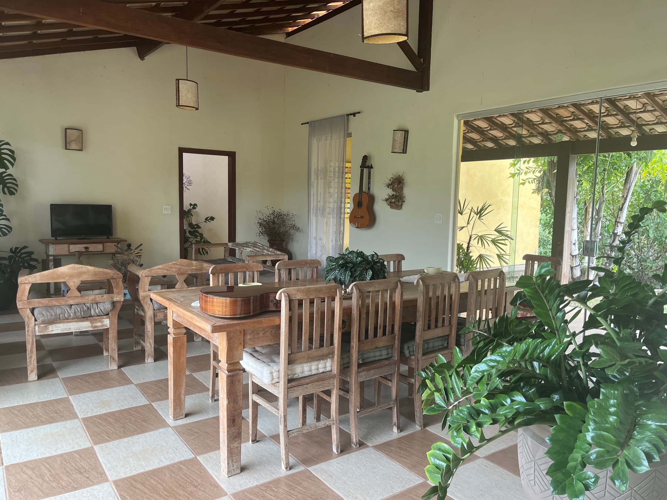 Sala de estar e jantar do Mirante Peixe Tolo